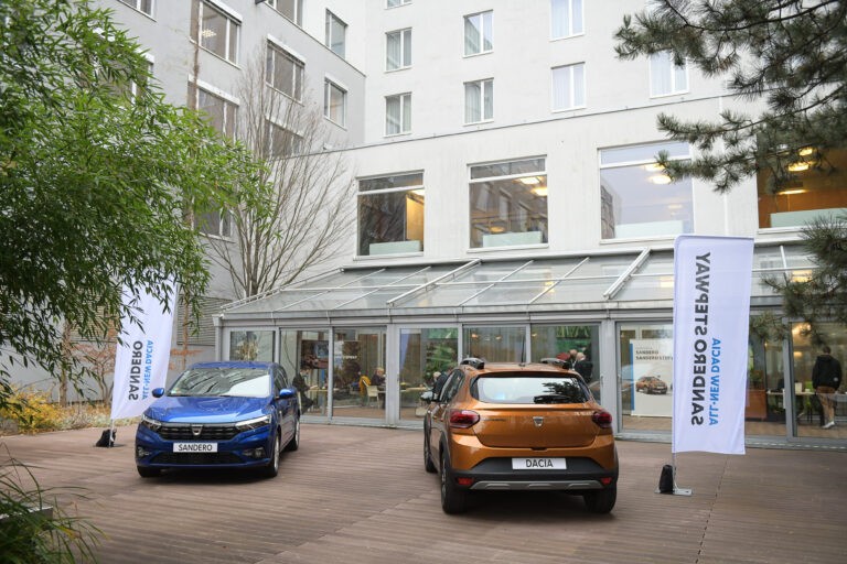 Dacia Holiday Inn Praha 16 12 2020 Tisk (35 Of 74)